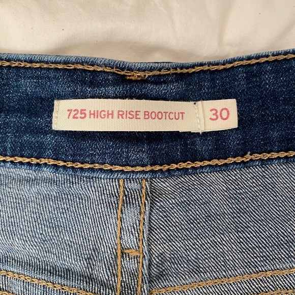 Levi’s 725 high-rise boot cut jeans size 30 - Picture 3 of 5